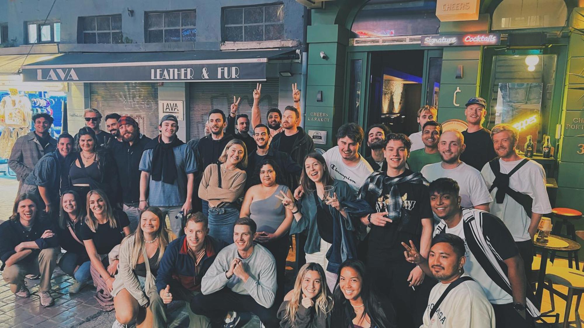 Cheers Midtown Hostel — Photos 3